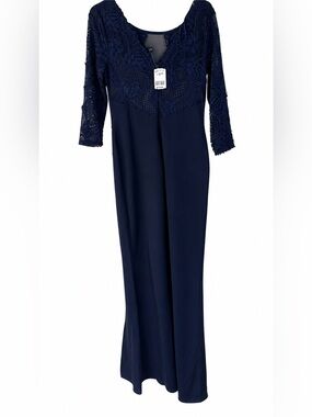 NEW WITH TAGS – LE CHÂTEAU Navy Blue Lace Evening Dress